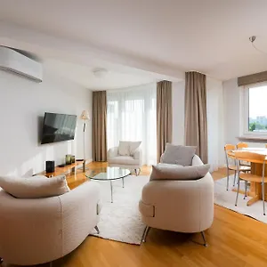 Metro Imielin 2-bedroom , Warszawa Polska
